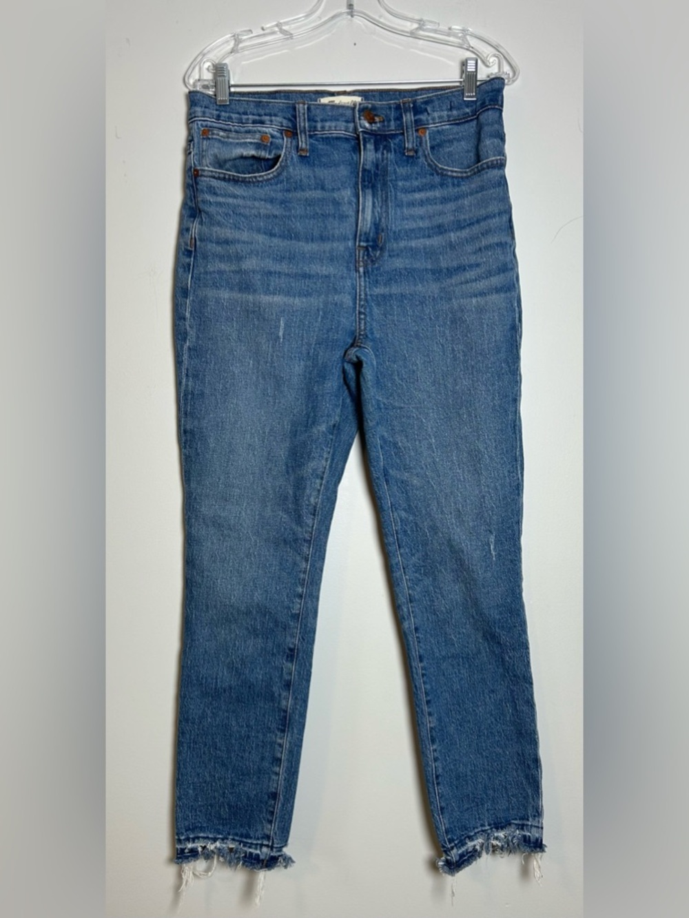 Madewell high rise slim crop boyjean raw hen size 29 Tall Womens distressed Jean